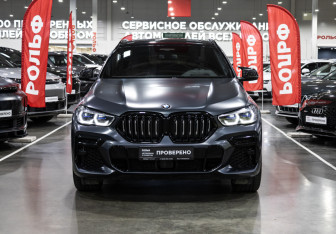 Подержанный автомобиль BMW X6 2022 года (3 фото)