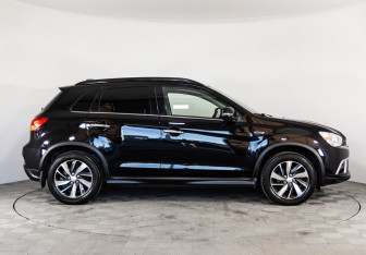 Подержанный автомобиль Mitsubishi ASX 2019 года (4 фото)