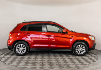 Подержанный автомобиль Mitsubishi ASX 2010 года (4 фото)