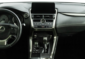 Подержанный автомобиль Lexus NX 2019 года (14 фото)