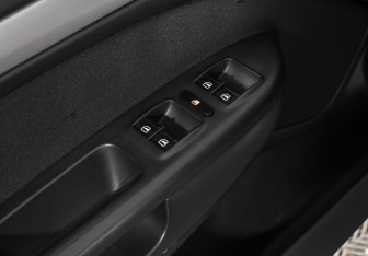 Подержанный автомобиль Skoda Octavia Liftback 2012 года (10 фото)