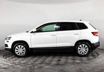 Подержанный автомобиль Skoda Karoq 2021 года (8 фото)