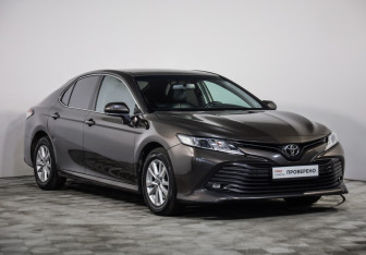 Подержанный автомобиль Toyota Camry Sedan 2019 года (3 фото)
