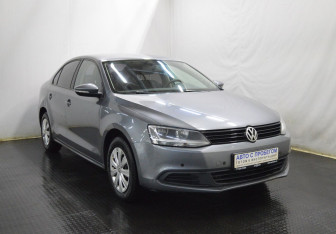 Подержанный автомобиль Volkswagen Jetta Sedan 2014 года (3 фото)