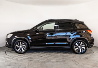Подержанный автомобиль Mitsubishi ASX 2019 года (8 фото)