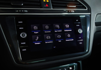 Подержанный автомобиль Volkswagen Tiguan 2020 года (14 фото)