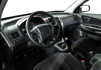 Подержанный автомобиль Hyundai Tucson 2008 года (11 фото)