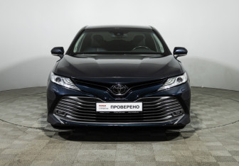 Подержанный автомобиль Toyota Camry Sedan 2020 года (2 фото)