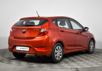 Подержанный автомобиль Hyundai Solaris Hatchback 2011 года (5 фото)