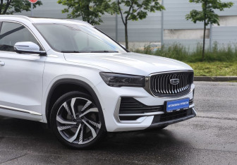Подержанный автомобиль Geely Monjaro 2024 года (9 фото)