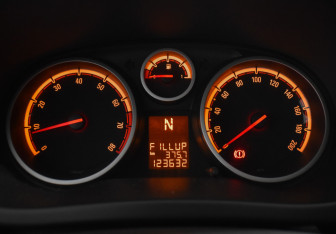 Подержанный автомобиль Opel Corsa 2009 года (20 фото)