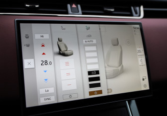 Подержанный автомобиль Land Rover Range Rover Evoque 2024 года (19 фото)