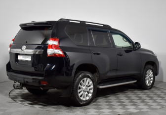Подержанный автомобиль Toyota Land Cruiser Prado 2015 года (5 фото)