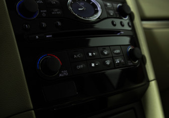 Подержанный автомобиль Infiniti FX 2011 года (19 фото)