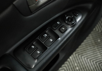 Подержанный автомобиль Kia Magentis 2009 года (22 фото)