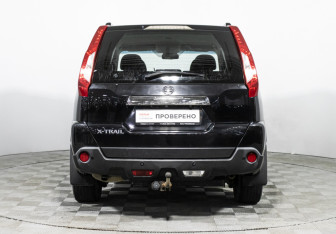 Подержанный автомобиль Nissan X-Trail 2013 года (6 фото)