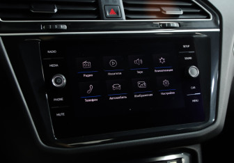 Подержанный автомобиль Volkswagen Tiguan 2019 года (13 фото)