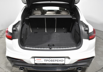 Подержанный автомобиль BMW X4 2020 года (24 фото)