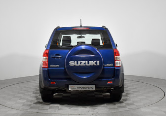 Подержанный автомобиль Suzuki Grand Vitara 2014 года (6 фото)