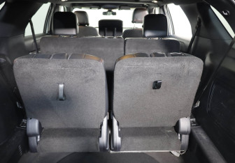 Подержанный автомобиль Ford Explorer 2015 года (25 фото)