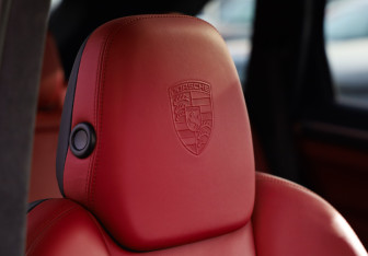 Подержанный автомобиль Porsche Cayenne 2014 года (30 фото)