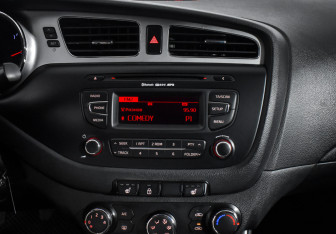 Подержанный автомобиль Kia Ceed Hatchback 2012 года (16 фото)