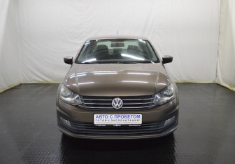 Подержанный автомобиль Volkswagen Polo Sedan 2015 года (2 фото)