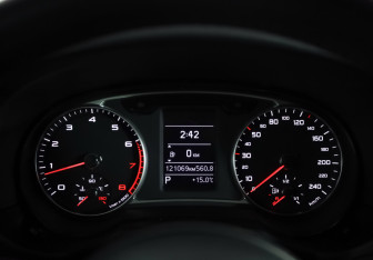 Подержанный автомобиль Audi A1 2013 года (11 фото)