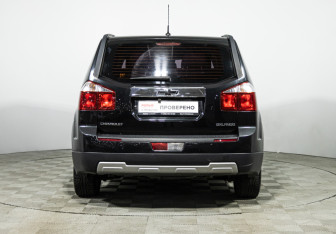 Подержанный автомобиль Chevrolet Orlando 2012 года (6 фото)