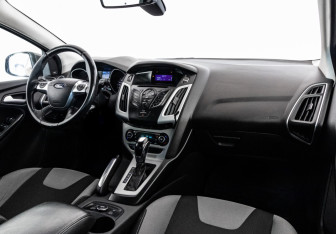 Подержанный автомобиль Ford Focus Hatchback 2012 года (9 фото)