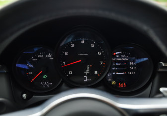 Подержанный автомобиль Porsche Macan 2021 года (13 фото)