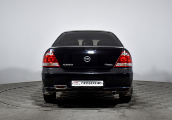 Подержанный автомобиль Nissan Almera Classic 2008 года (6 фото)