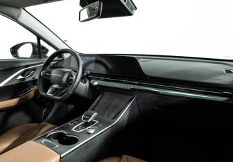 Подержанный автомобиль Omoda C5 2023 года (9 фото)