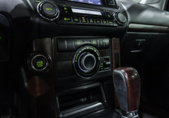 Подержанный автомобиль Toyota Land Cruiser Prado 2013 года (14 фото)