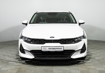 Подержанный автомобиль Kia K5 2020 года (2 фото)