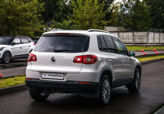 Подержанный автомобиль Volkswagen Tiguan 2008 года (6 фото)