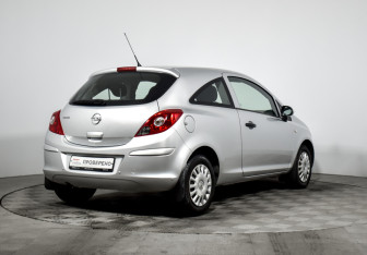 Подержанный автомобиль Opel Corsa 2013 года (5 фото)