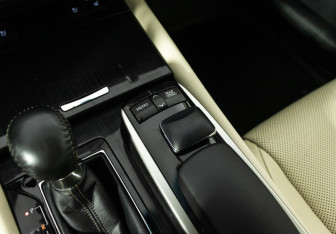 Подержанный автомобиль Lexus GS 2014 года (22 фото)