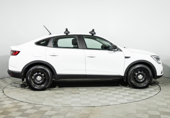 Подержанный автомобиль Renault Arkana 2019 года (4 фото)