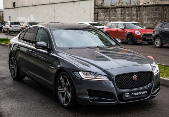 Подержанный автомобиль Jaguar XF Sedan 2016 года (4 фото)