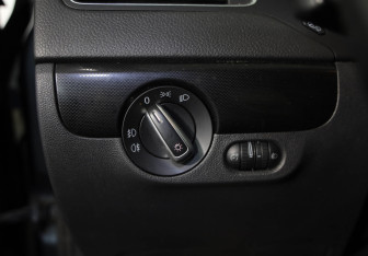 Подержанный автомобиль Volkswagen Jetta Sedan 2012 года (16 фото)