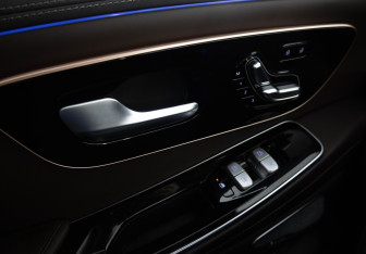 Подержанный автомобиль Exeed VX 2023 года (13 фото)