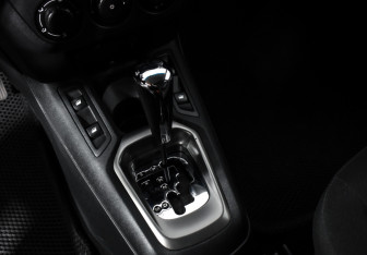 Подержанный автомобиль Peugeot 301 2013 года (10 фото)