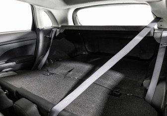 Подержанный автомобиль Mitsubishi ASX 2011 года (17 фото)