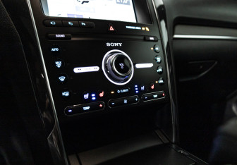 Подержанный автомобиль Ford Explorer 2019 года (18 фото)