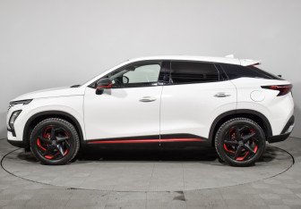 Подержанный автомобиль Omoda C5 2022 года (8 фото)