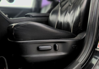 Подержанный автомобиль Toyota Venza 2012 года (14 фото)