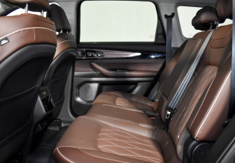 Подержанный автомобиль Exeed VX 2023 года (13 фото)