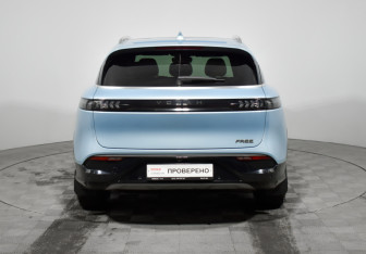 Подержанный автомобиль Voyah Free 2022 года (6 фото)