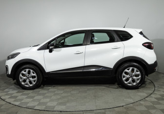 Подержанный автомобиль Renault Kaptur 2017 года (8 фото)